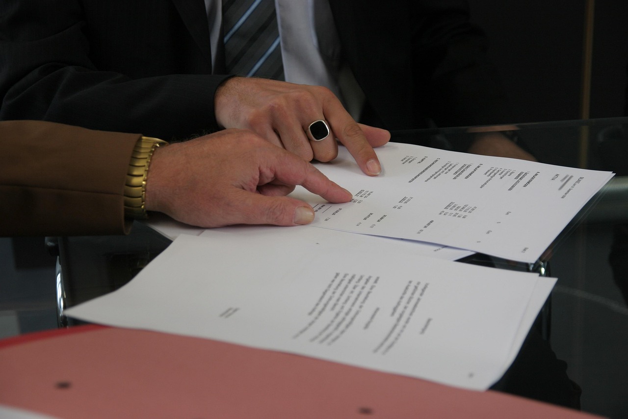 Bezwaar besluit overheid: zo helpt een bestuursrecht advocaat